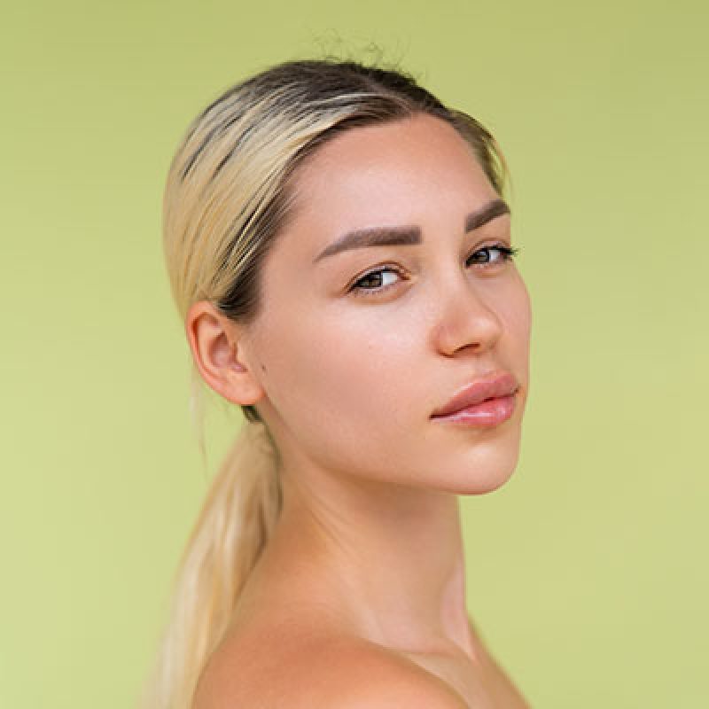 beauty-portrait-of-young-topless-woman-with-bare-s-95WK4J3.jpg